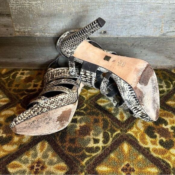 BCBGMaxAzria Black and Beige Snakeskin sz 9 - Picture 2 of 8